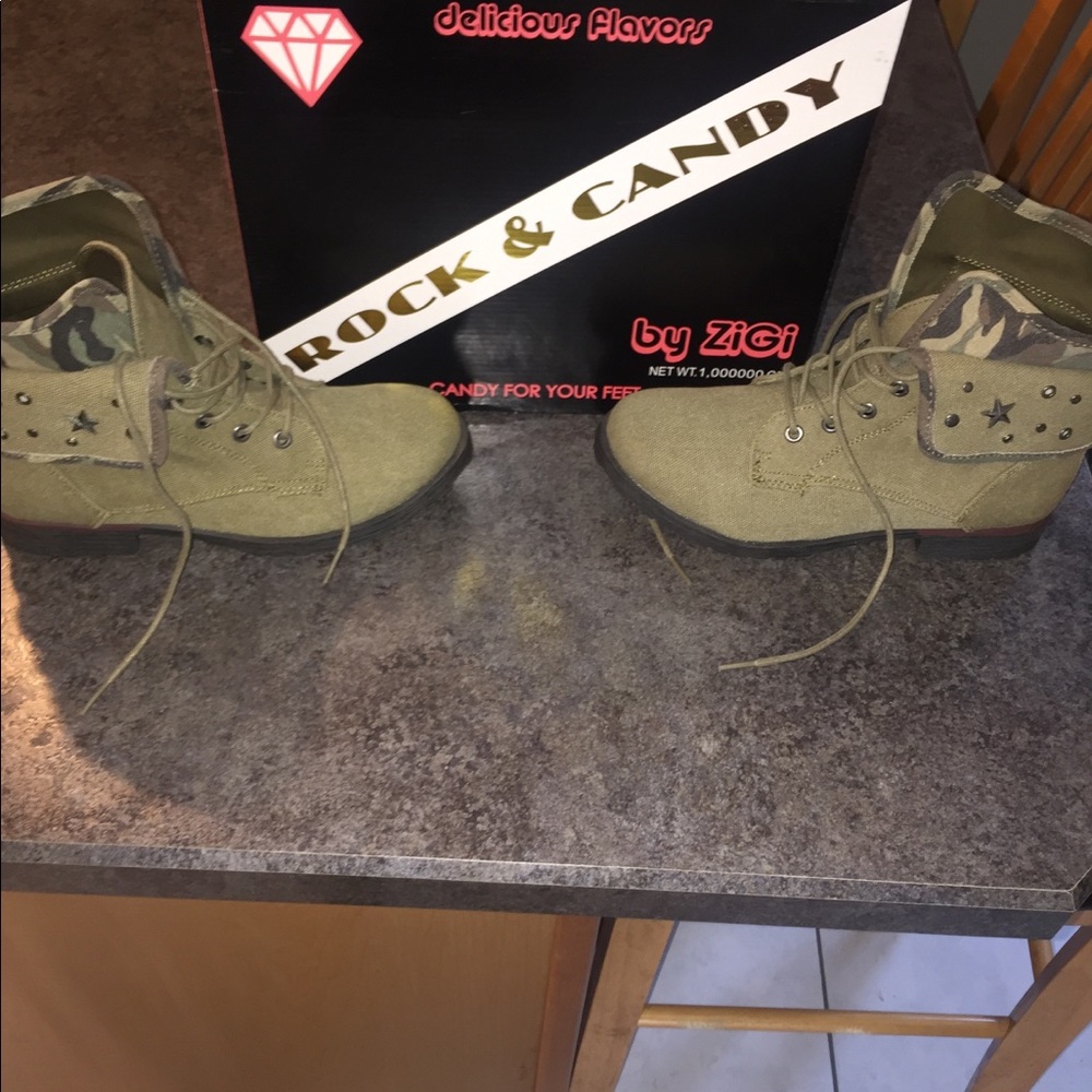New in box . Camo/olive green boots